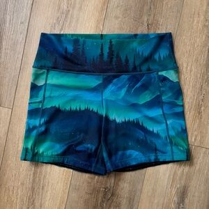 Constantly Varied Gear AURORA BOREALIS Gym Workout Shorts SIZE X~Large